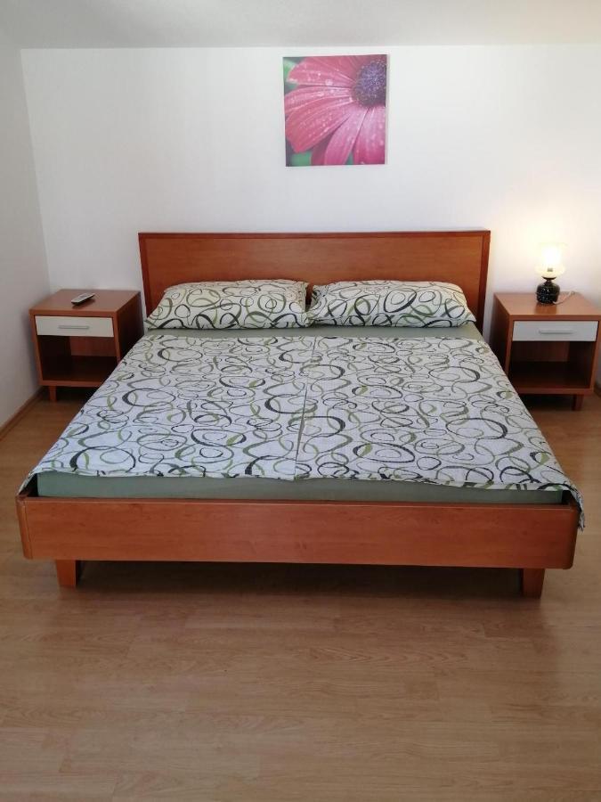 Maribela Apartment Trogir Bagian luar foto