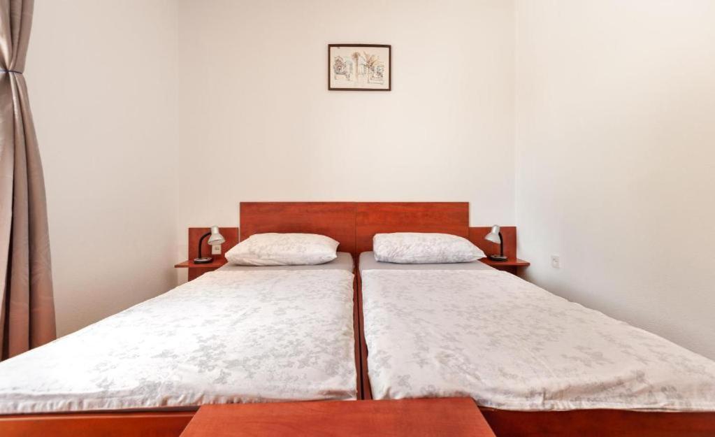 Maribela Apartment Trogir Bagian luar foto