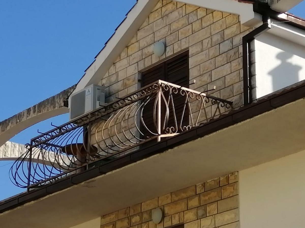 Maribela Apartment Trogir Bagian luar foto